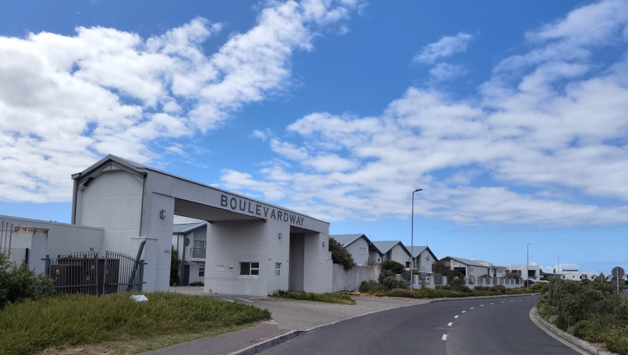 To Let commercial Property for Rent in Muizenberg Western Cape